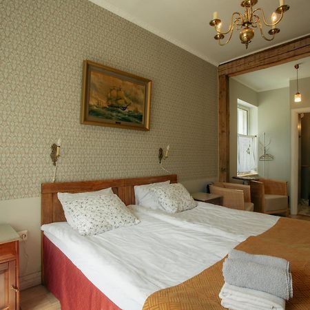 Guesthouse Kadrina Mois ภายนอก รูปภาพ
