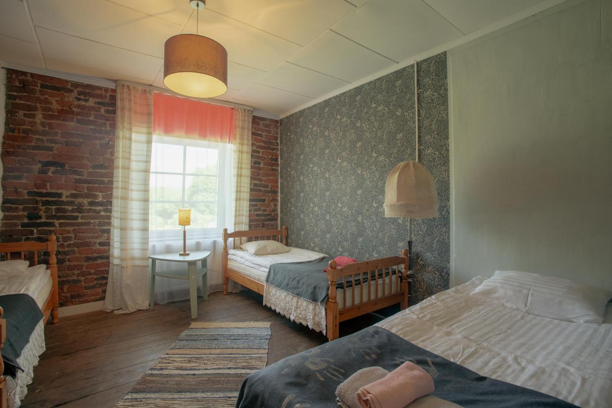 Guesthouse Kadrina Mois ภายนอก รูปภาพ